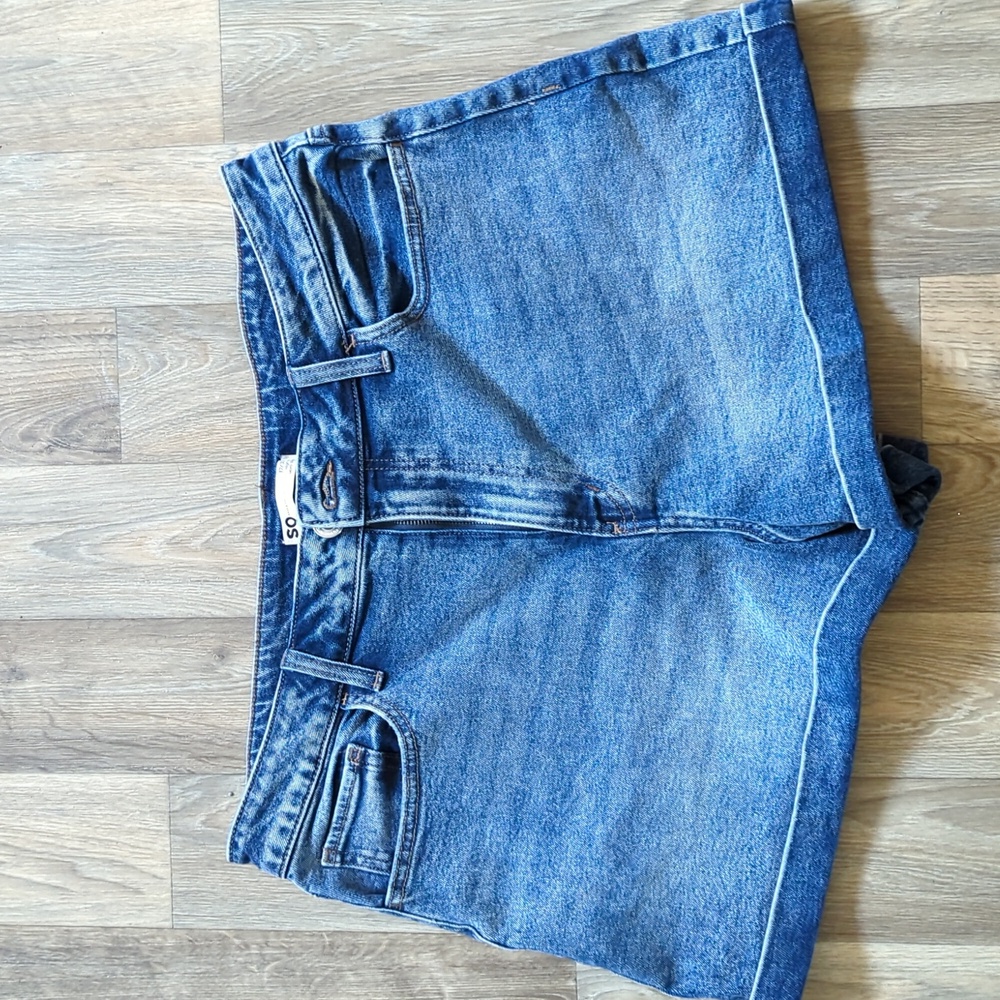 NWOT Size 17 Junior's Dark Denim Shorts
